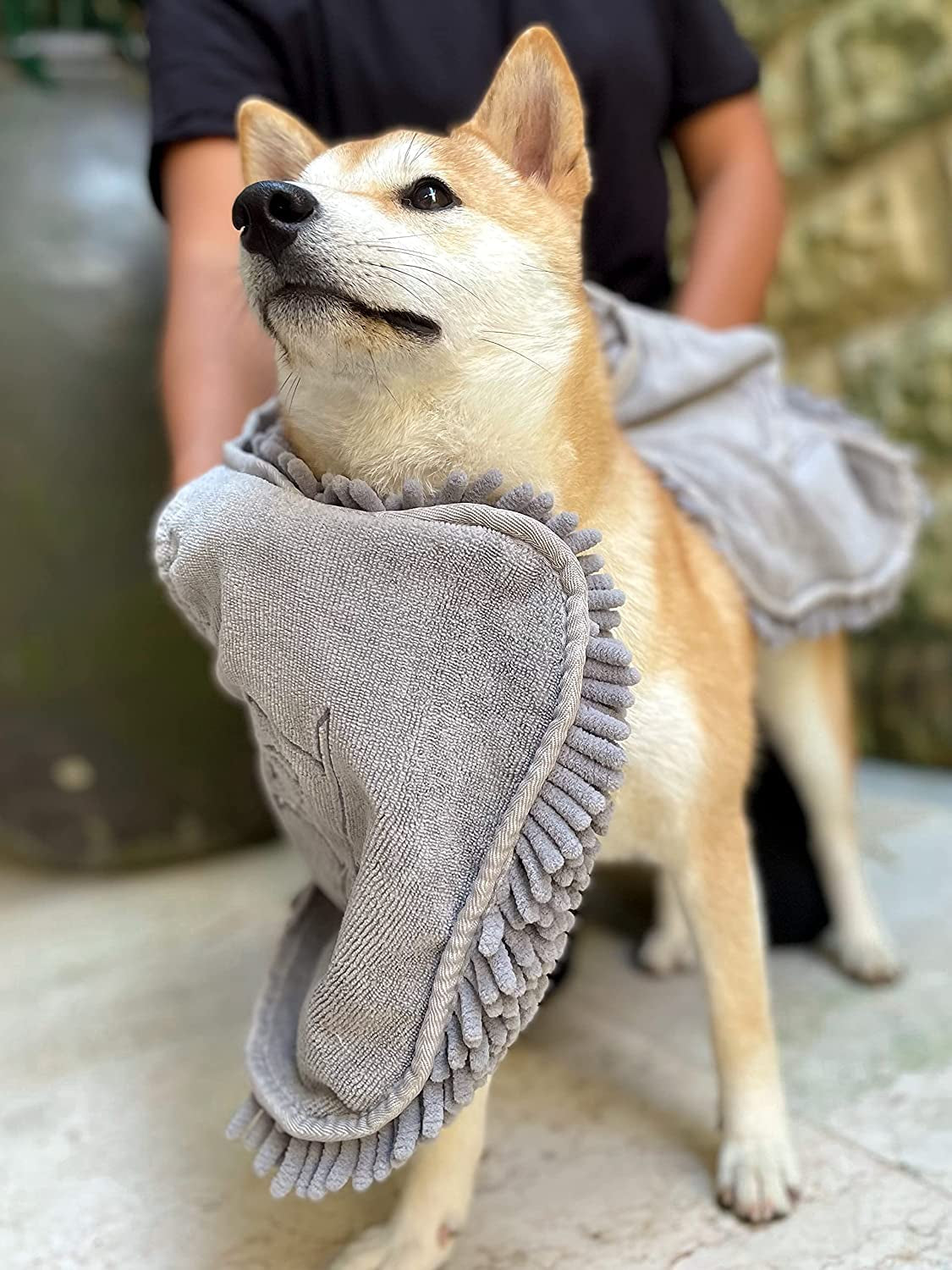 Ultra Absorbent Microfiber Dog Bath Towel - Extra Large 35x15 with Comfortable Hand Pockets for Indoor and Outdoor Use - Durable and Machine Washable